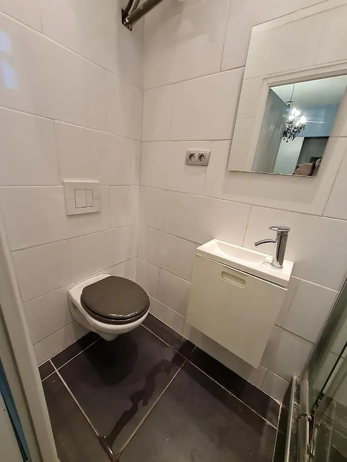 Appartement intra muros 8 personnes climatisé Wifi stationnement facile Avignon