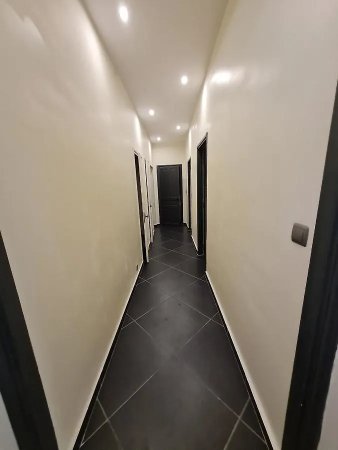 Appartement intra muros 8 personnes climatisé Wifi stationnement facile Avignon