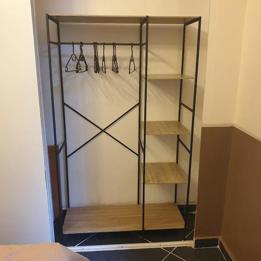 Appartement intra muros 8 personnes climatisé Wifi stationnement facile Avignon